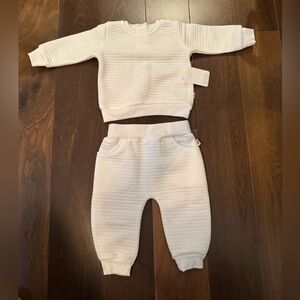 NWT Snugabye Baby Long Sleeve & Pants Set Sz. 6-9 months